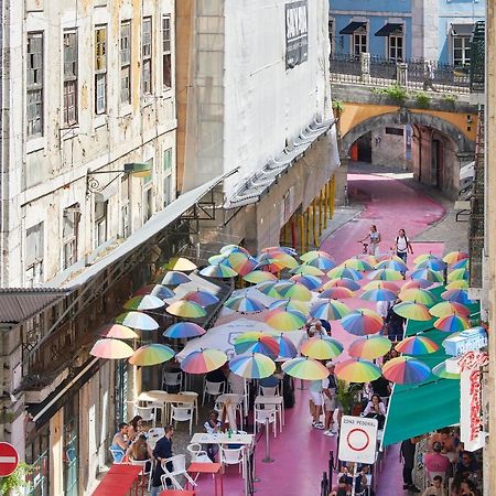Sunny Pink Street Historical Apt, By Timecooler Lizbona Zewnętrze zdjęcie